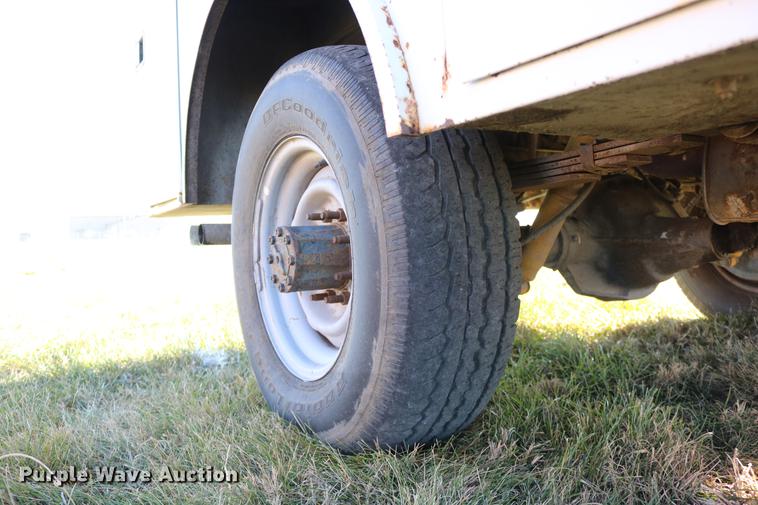 image for item DC3586 1997 Ford F250 service truck