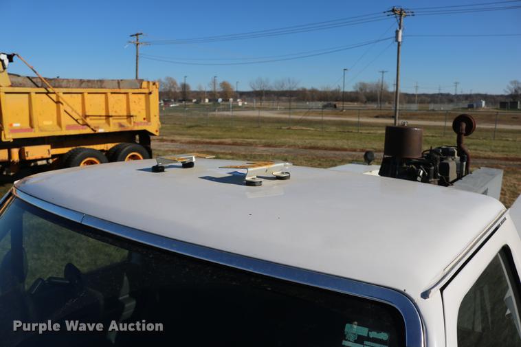 image for item DC3586 1997 Ford F250 service truck