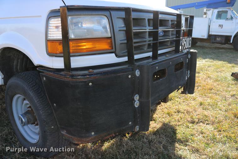 image for item DC3586 1997 Ford F250 service truck