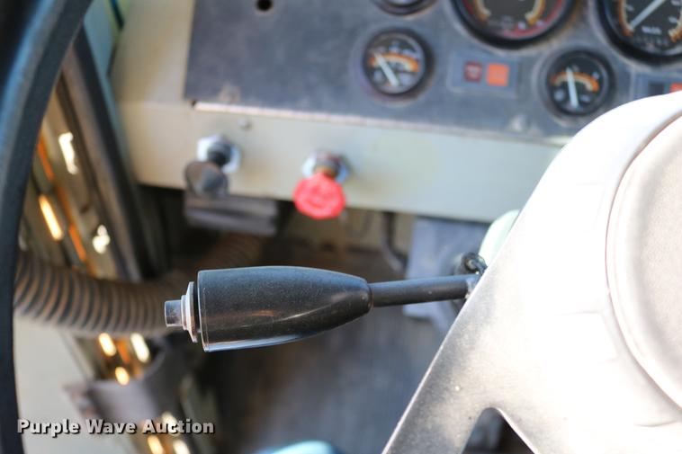 image for item DC3587 1994 Oshkosh PA-2546-4 dump truck