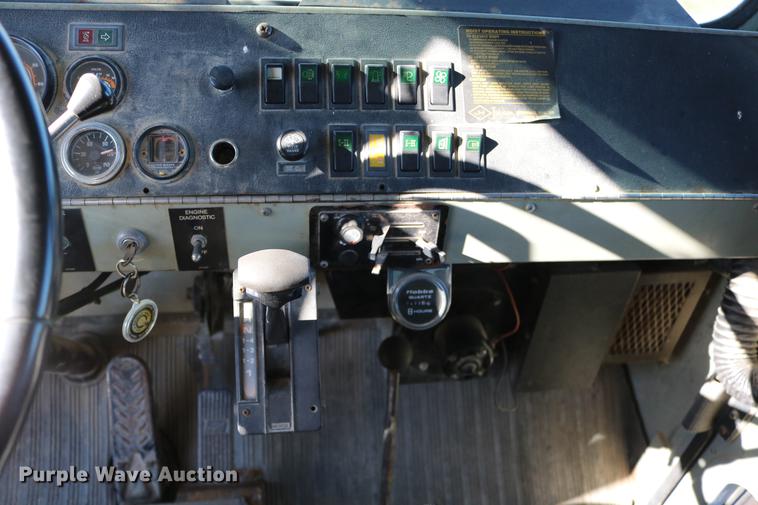 image for item DC3587 1994 Oshkosh PA-2546-4 dump truck