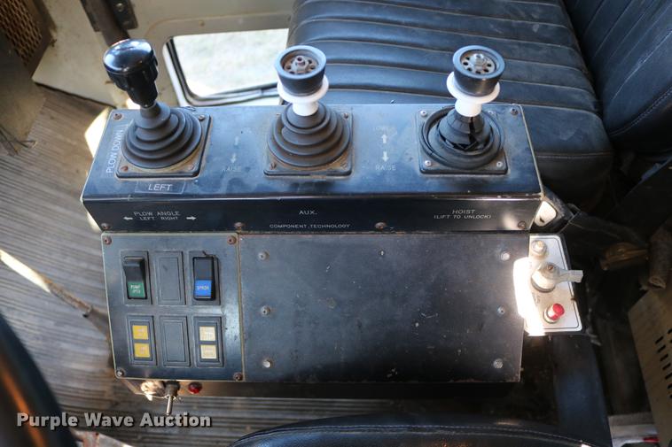 image for item DC3587 1994 Oshkosh PA-2546-4 dump truck