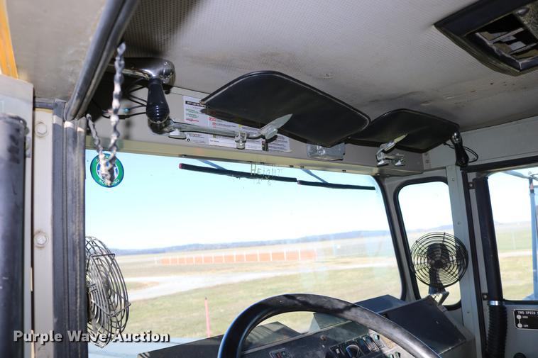 image for item DC3587 1994 Oshkosh PA-2546-4 dump truck