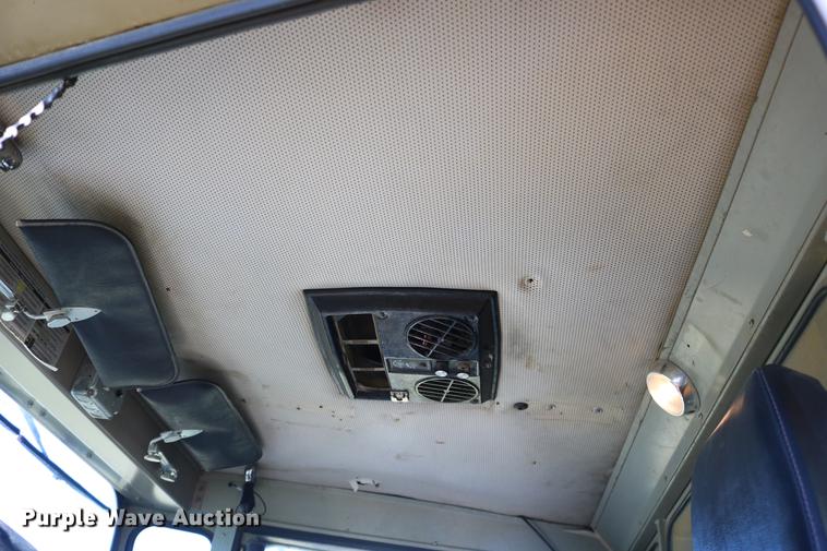 image for item DC3587 1994 Oshkosh PA-2546-4 dump truck