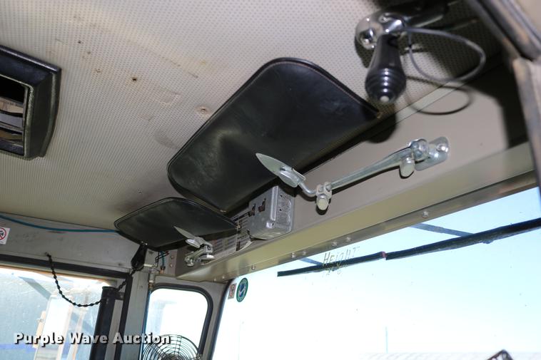 image for item DC3587 1994 Oshkosh PA-2546-4 dump truck