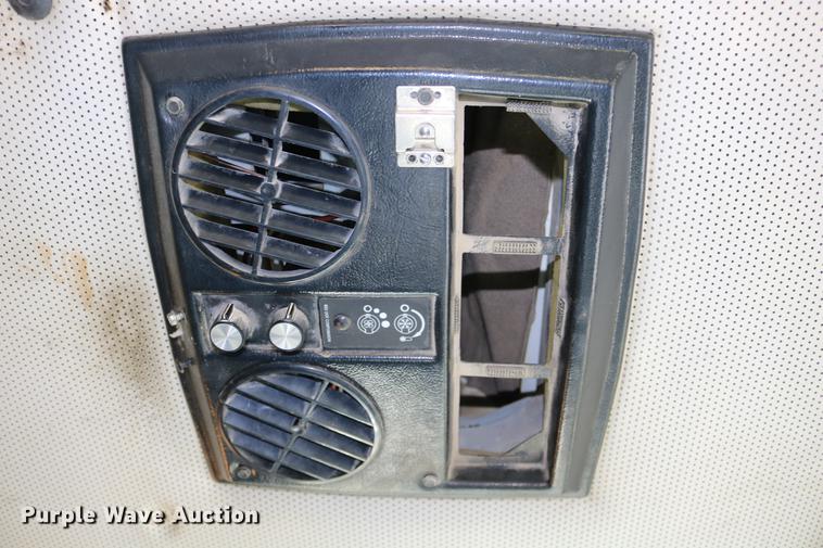 image for item DC3587 1994 Oshkosh PA-2546-4 dump truck