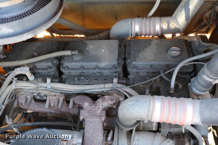 image for item DC3587 1994 Oshkosh PA-2546-4 dump truck