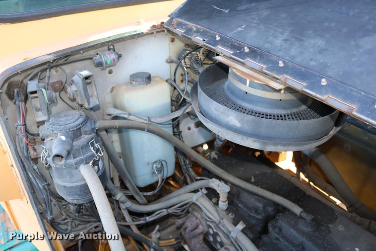 image for item DC3587 1994 Oshkosh PA-2546-4 dump truck