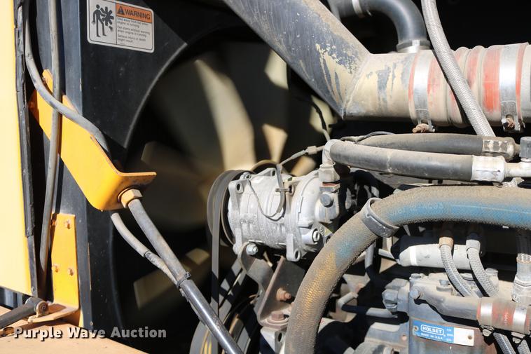 image for item DC3587 1994 Oshkosh PA-2546-4 dump truck