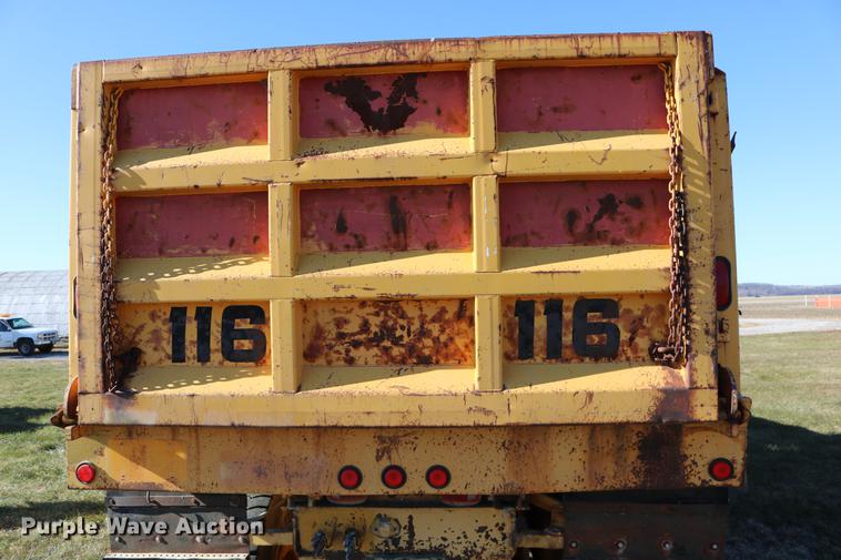 image for item DC3587 1994 Oshkosh PA-2546-4 dump truck