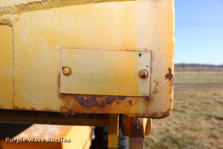 image for item DC3587 1994 Oshkosh PA-2546-4 dump truck