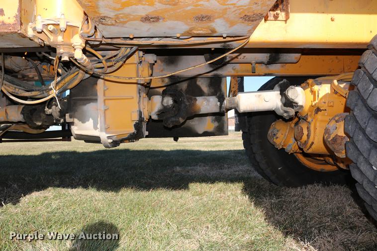 image for item DC3587 1994 Oshkosh PA-2546-4 dump truck