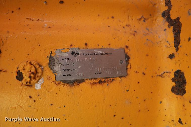 image for item DC3587 1994 Oshkosh PA-2546-4 dump truck