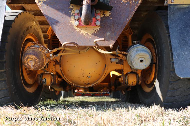 image for item DC3587 1994 Oshkosh PA-2546-4 dump truck