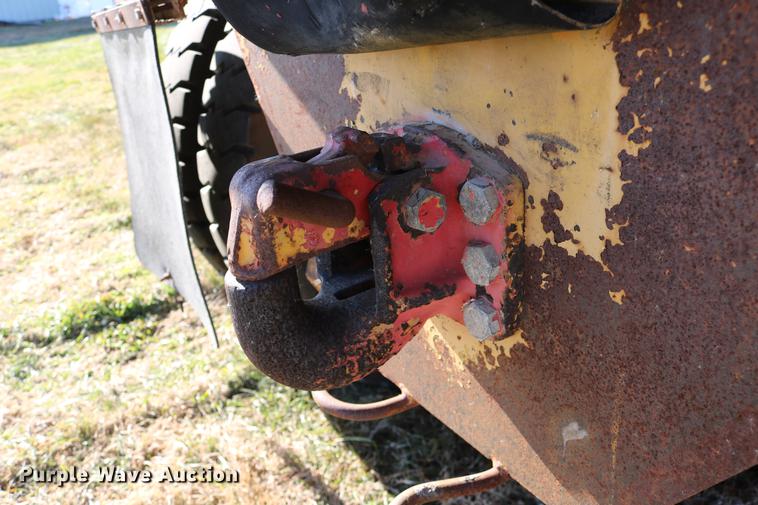 image for item DC3587 1994 Oshkosh PA-2546-4 dump truck