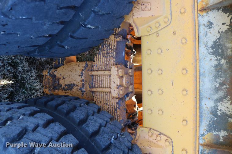 image for item DC3587 1994 Oshkosh PA-2546-4 dump truck