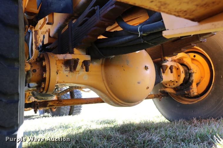 image for item DC3587 1994 Oshkosh PA-2546-4 dump truck