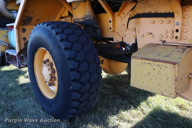 image for item DC3587 1994 Oshkosh PA-2546-4 dump truck