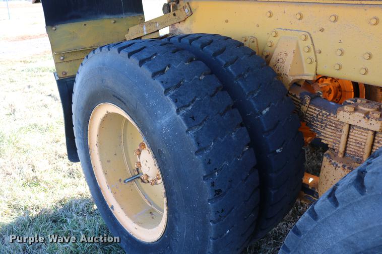 image for item DC3587 1994 Oshkosh PA-2546-4 dump truck