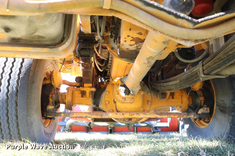 image for item DC3587 1994 Oshkosh PA-2546-4 dump truck