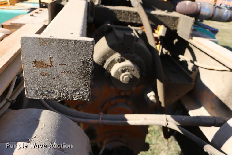 image for item DC3587 1994 Oshkosh PA-2546-4 dump truck