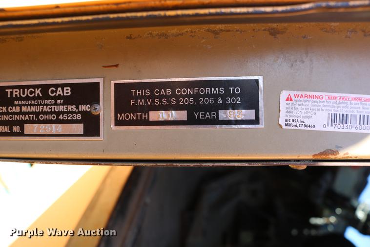 image for item DC3587 1994 Oshkosh PA-2546-4 dump truck