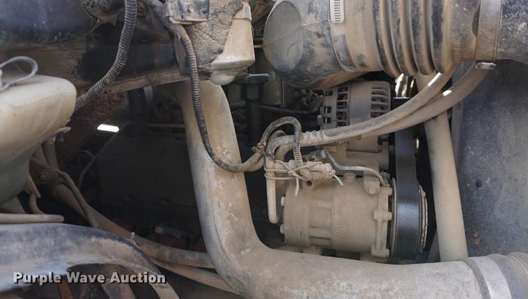 image for item DC5253 2000 Ford F650 flatbed truck