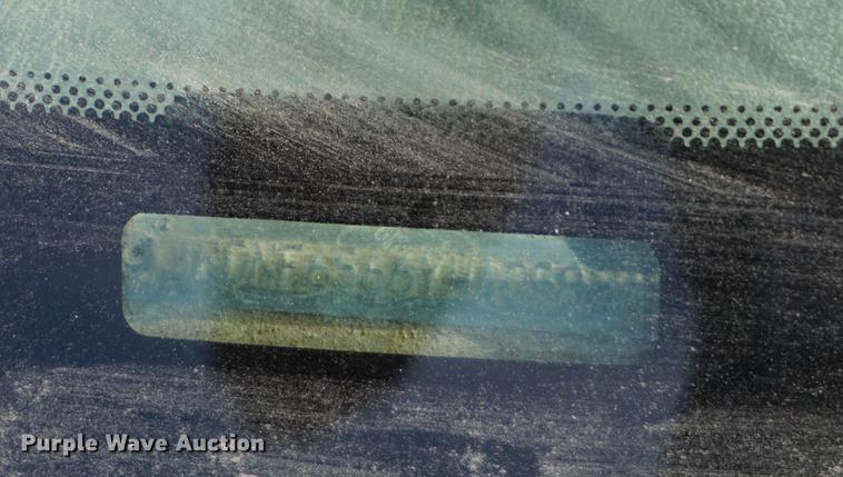 image for item DC5253 2000 Ford F650 flatbed truck