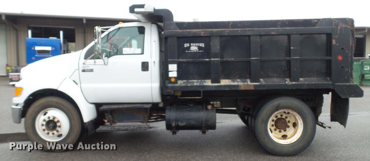 image for item DC5727 2006 Ford F650 Super Duty XL dump truck