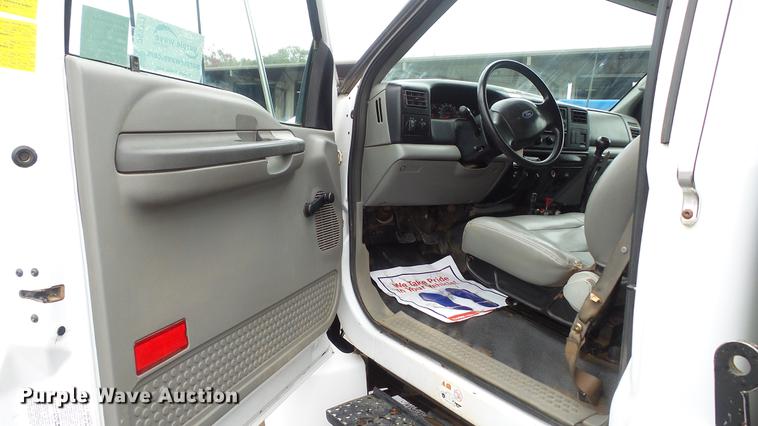 image for item DC5727 2006 Ford F650 Super Duty XL dump truck