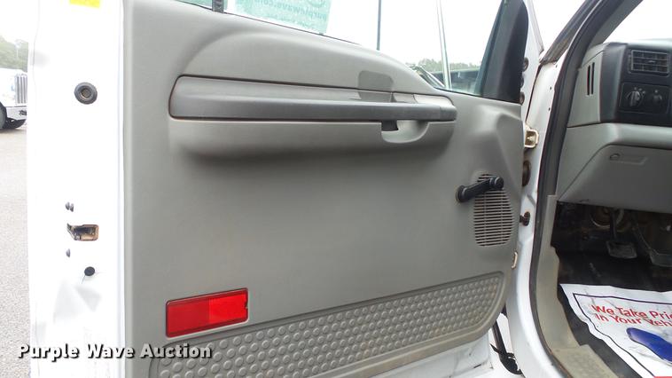 image for item DC5727 2006 Ford F650 Super Duty XL dump truck