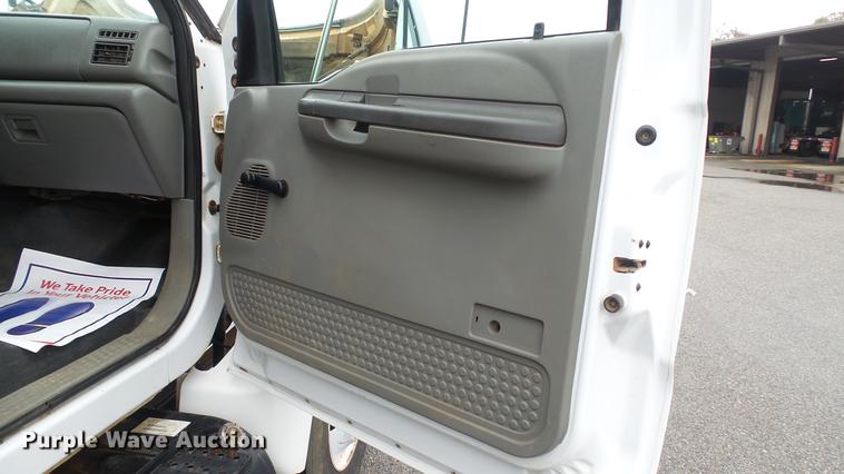 image for item DC5727 2006 Ford F650 Super Duty XL dump truck