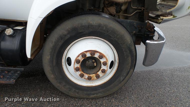 image for item DC5727 2006 Ford F650 Super Duty XL dump truck