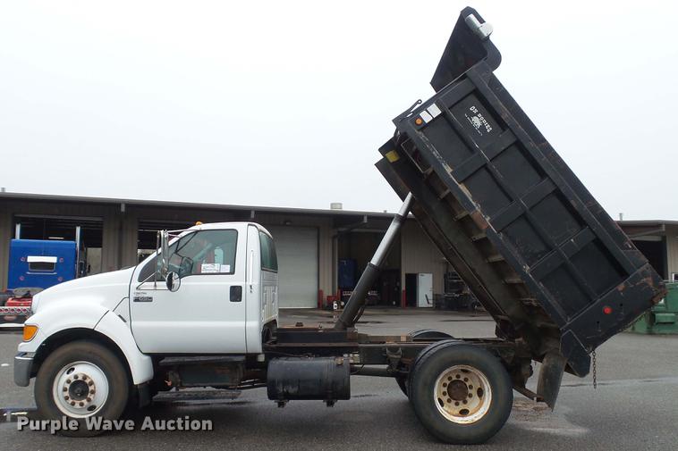 image for item DC5727 2006 Ford F650 Super Duty XL dump truck