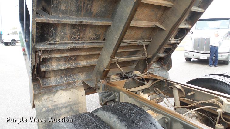 image for item DC5727 2006 Ford F650 Super Duty XL dump truck
