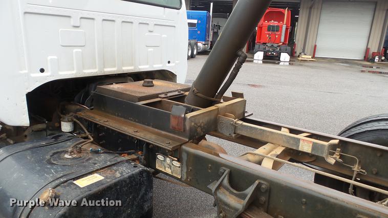 image for item DC5727 2006 Ford F650 Super Duty XL dump truck