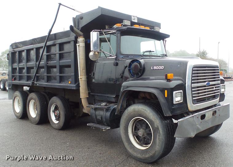 image for item DC5729 1995 Ford LT9000 dump truck