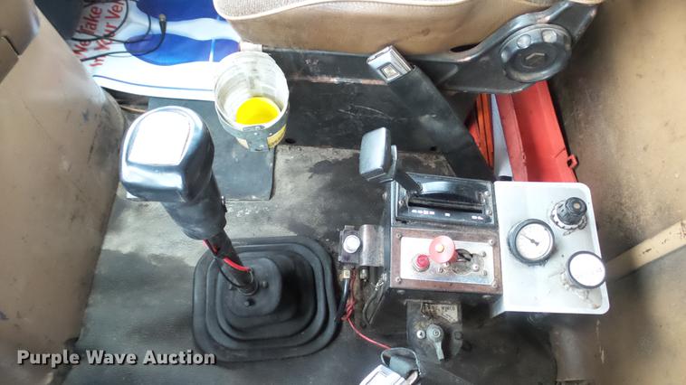 image for item DC5729 1995 Ford LT9000 dump truck