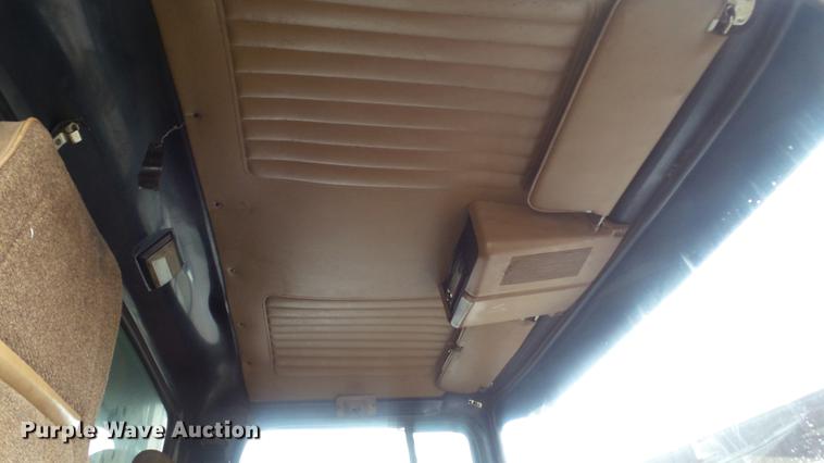 image for item DC5729 1995 Ford LT9000 dump truck