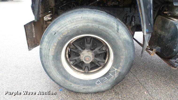 image for item DC5729 1995 Ford LT9000 dump truck