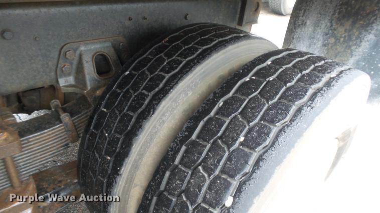 image for item DC5729 1995 Ford LT9000 dump truck