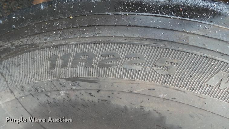 image for item DC5729 1995 Ford LT9000 dump truck