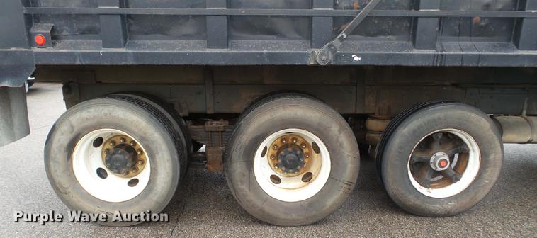 image for item DC5729 1995 Ford LT9000 dump truck