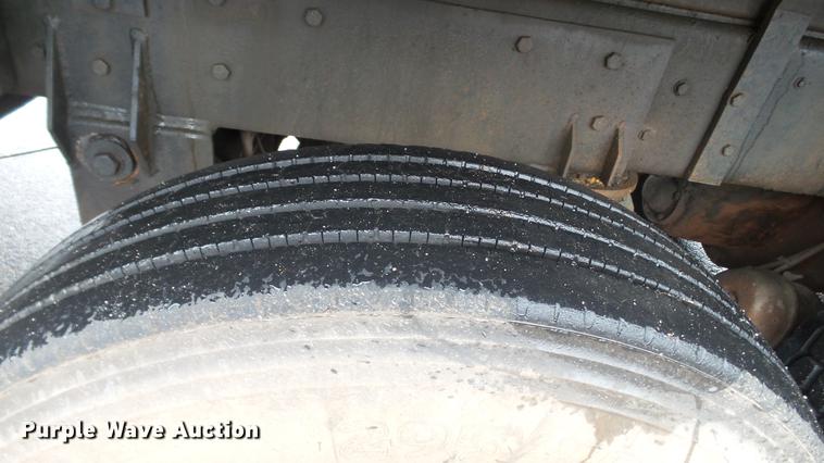 image for item DC5729 1995 Ford LT9000 dump truck