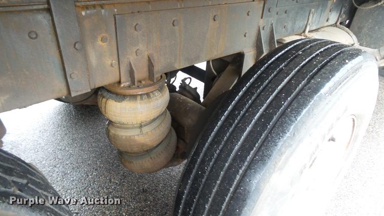 image for item DC5729 1995 Ford LT9000 dump truck