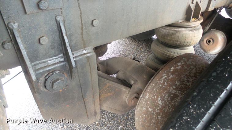 image for item DC5729 1995 Ford LT9000 dump truck