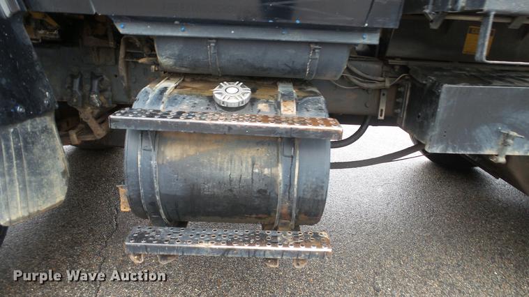 image for item DC5729 1995 Ford LT9000 dump truck