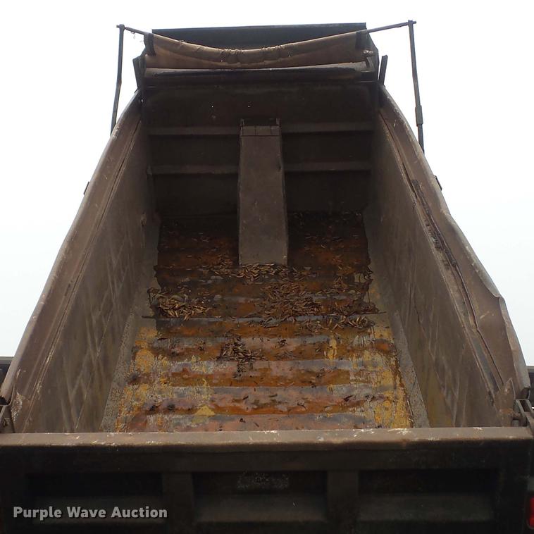 image for item DC5729 1995 Ford LT9000 dump truck