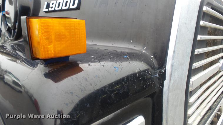 image for item DC5729 1995 Ford LT9000 dump truck