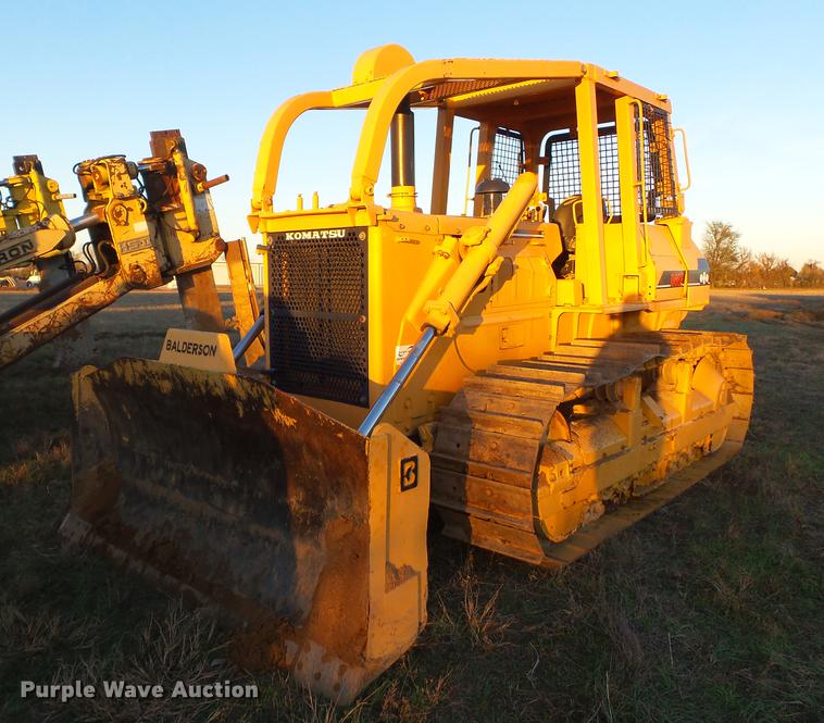 image for item DC6753 1990 Komatsu D68E-1 dozer